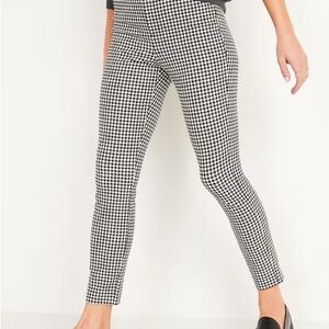 Old Navy Black and White Houndstooth Pixie Pants